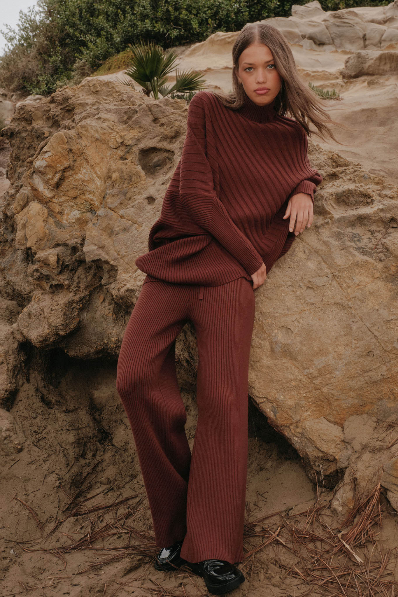 Downtown Lounge Ribbed Knit Drawstring Sweater Pants - ShopPromesa