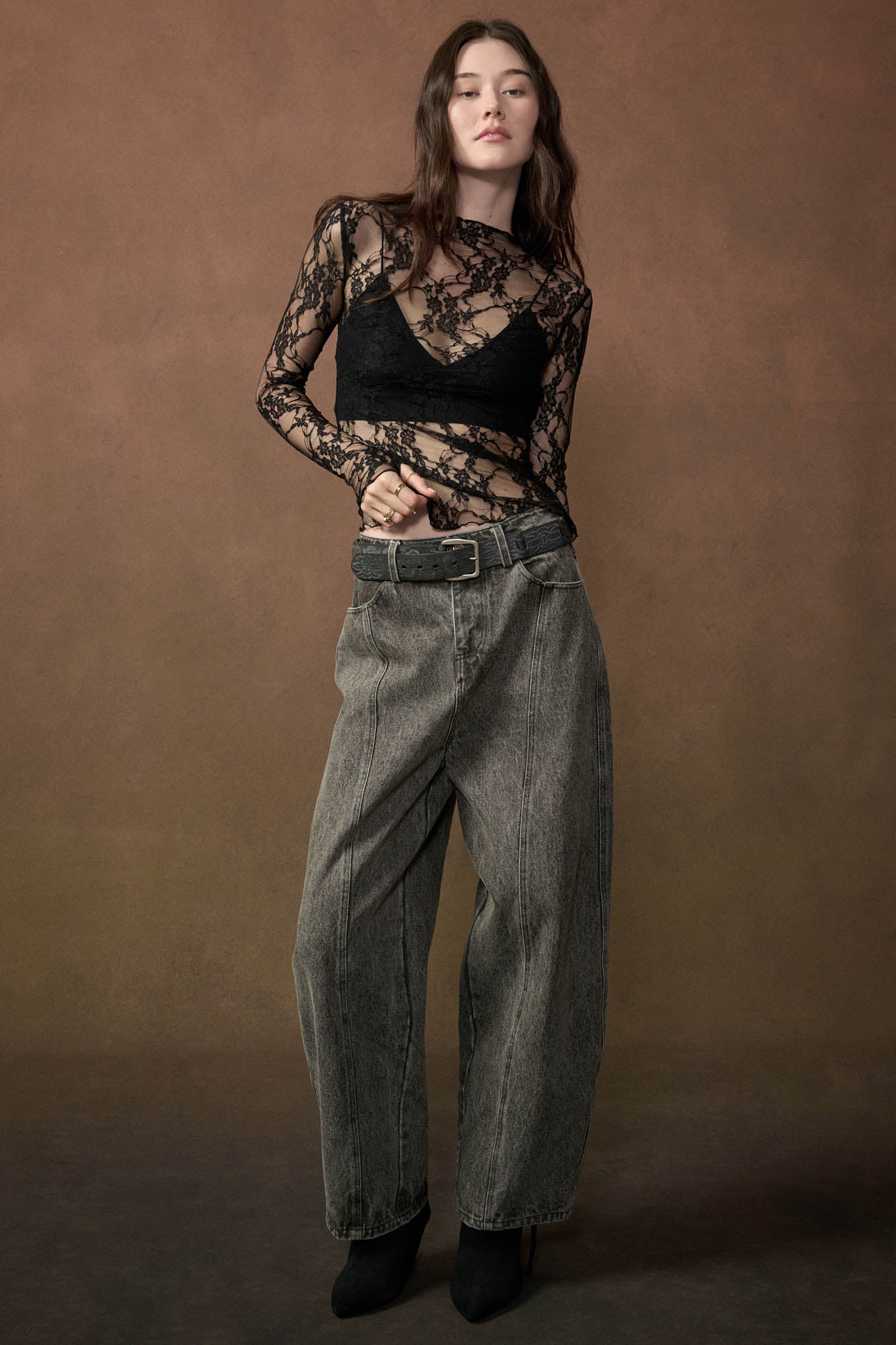 Great Strides Vintage-Wash Low-Rise Barrel Jeans - ShopPromesa