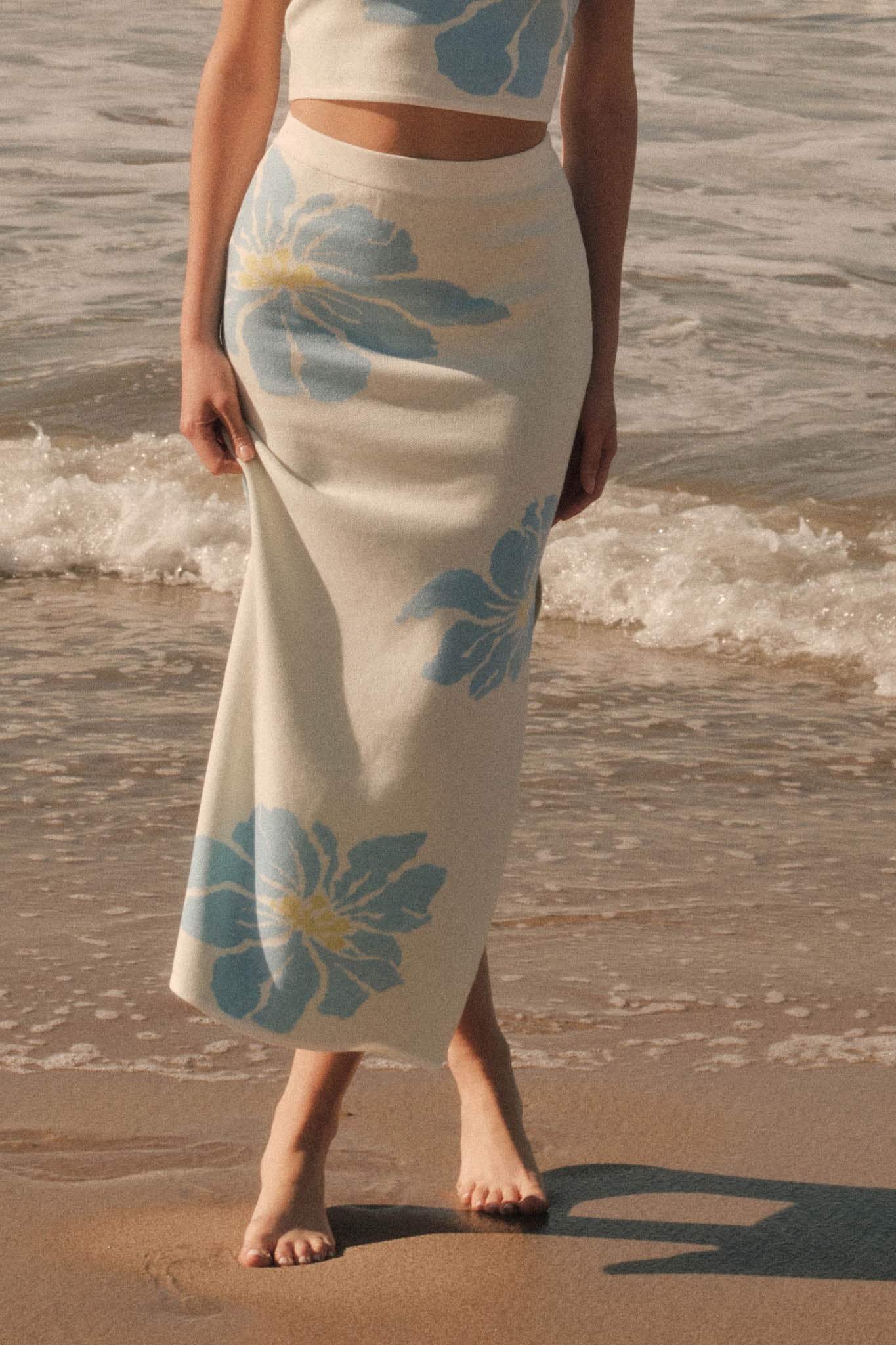 Hibiscus Blooms Floral Jacquard-Knit Maxi Skirt - ShopPromesa