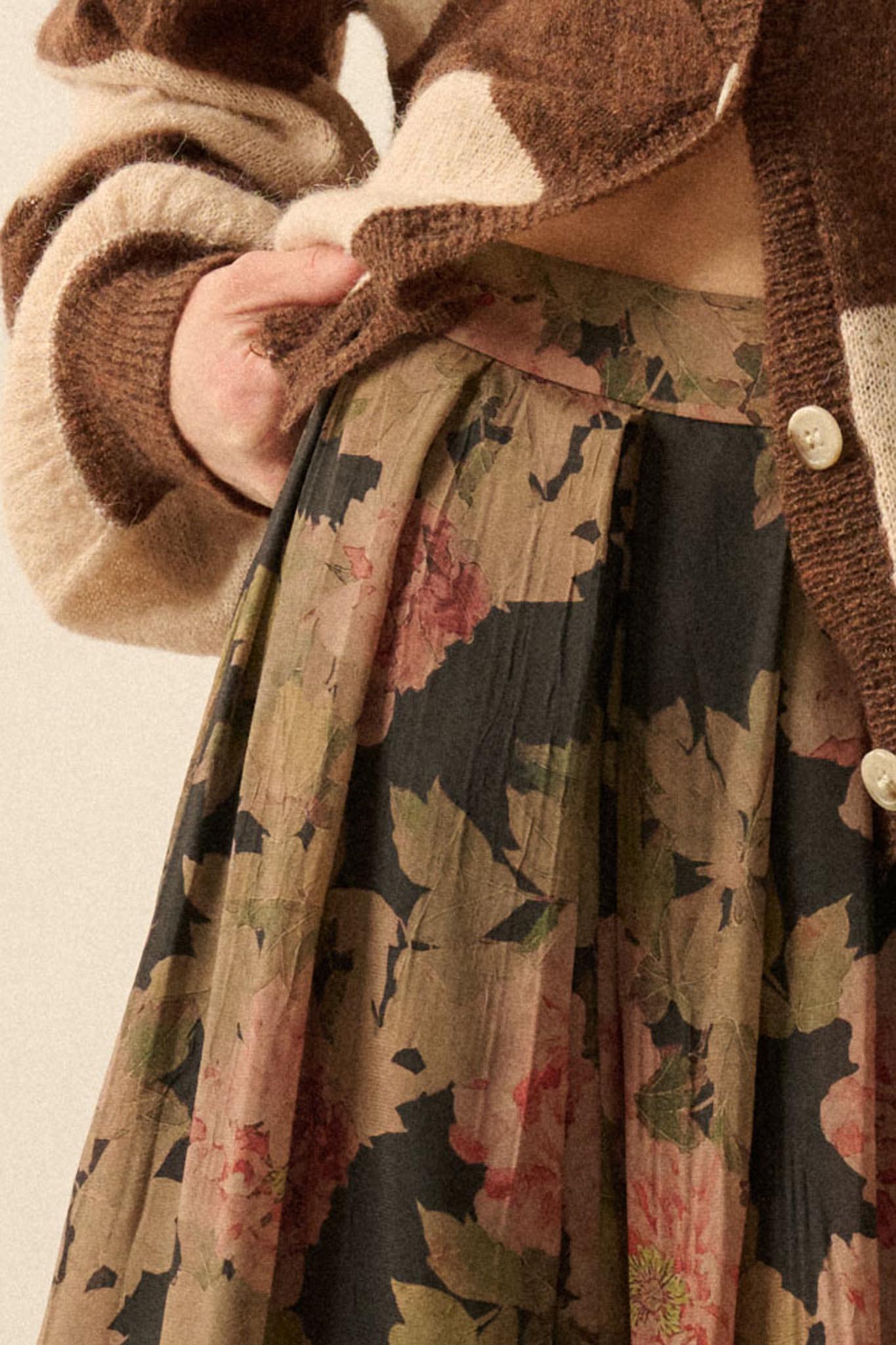 Blooming Tranquility Pleated Floral Midi Skirt - ShopPromesa