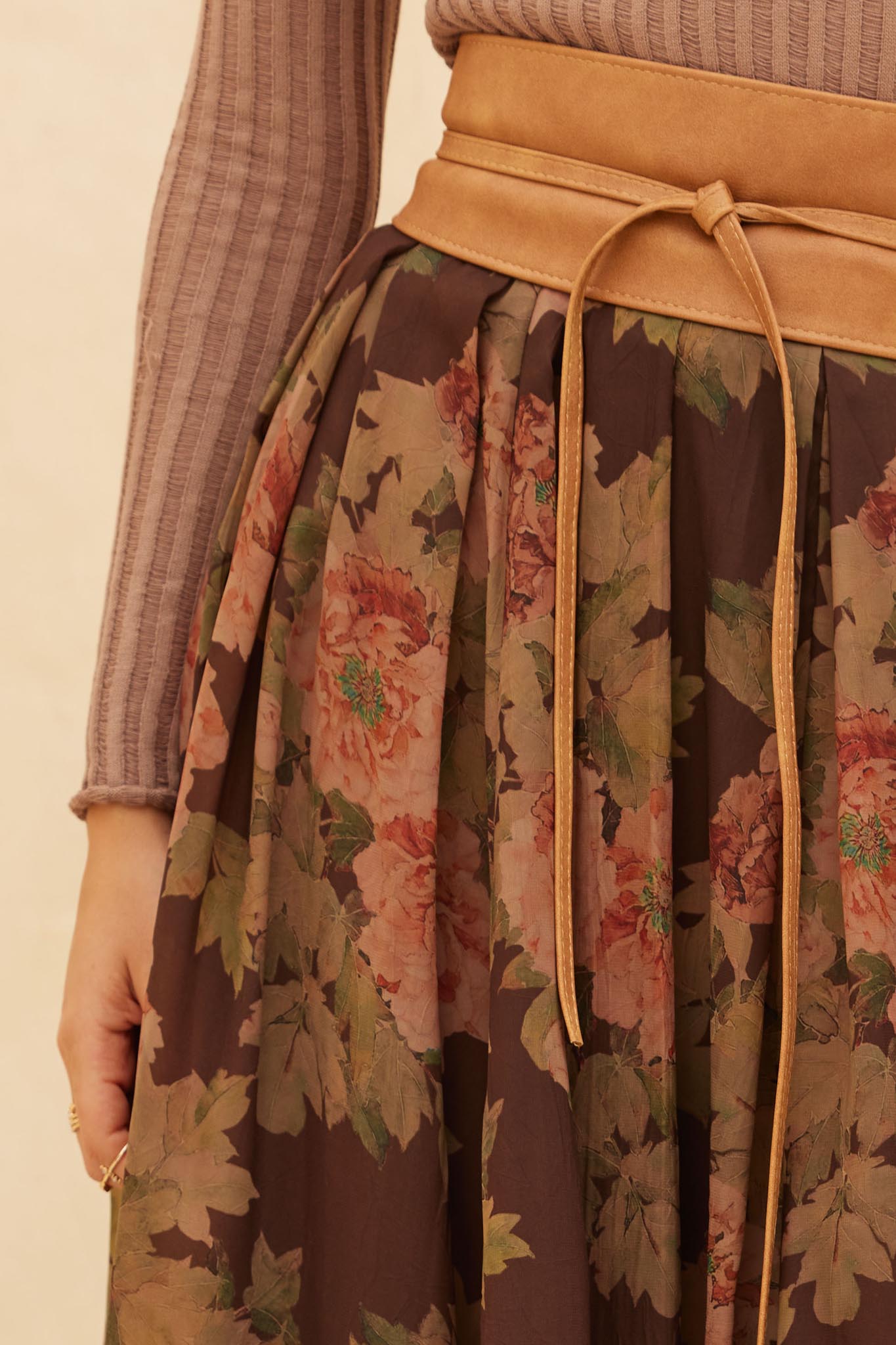 Blooming Tranquility Pleated Floral Midi Skirt - ShopPromesa