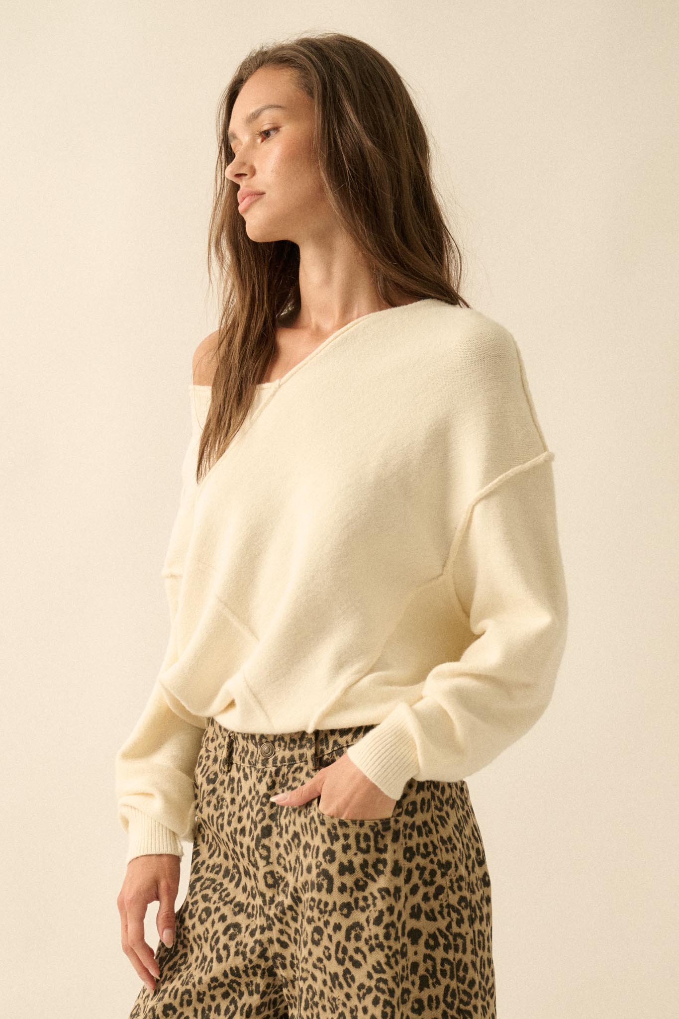 A Cute Angle Asymmetrical Exposed-Seam Sweater - ShopPromesa