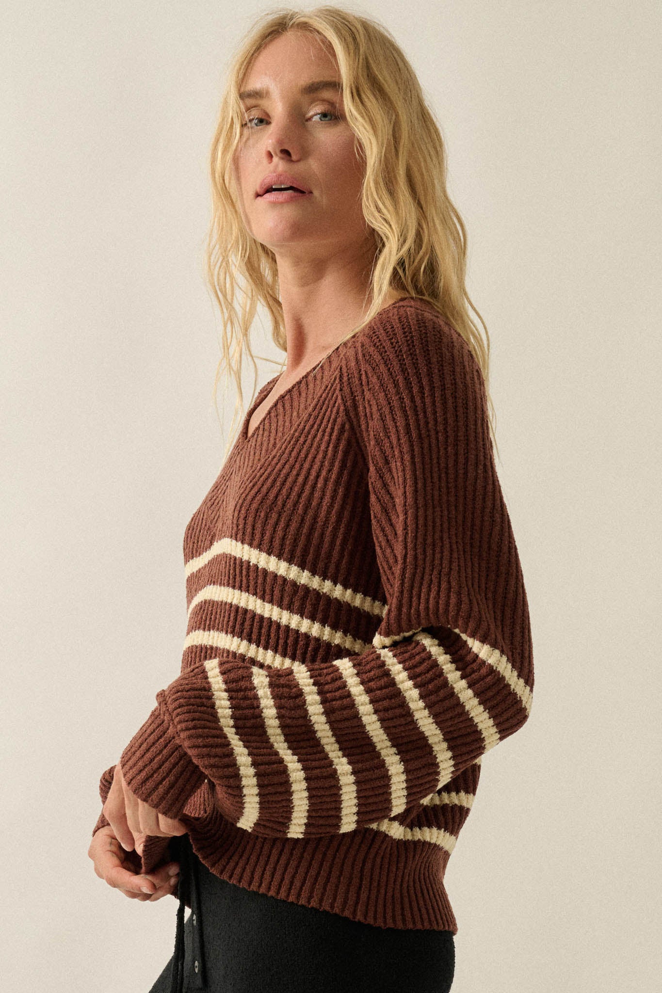 Promise the Label Striped Rib-Knit V-Neck Sweater - ShopPromesa