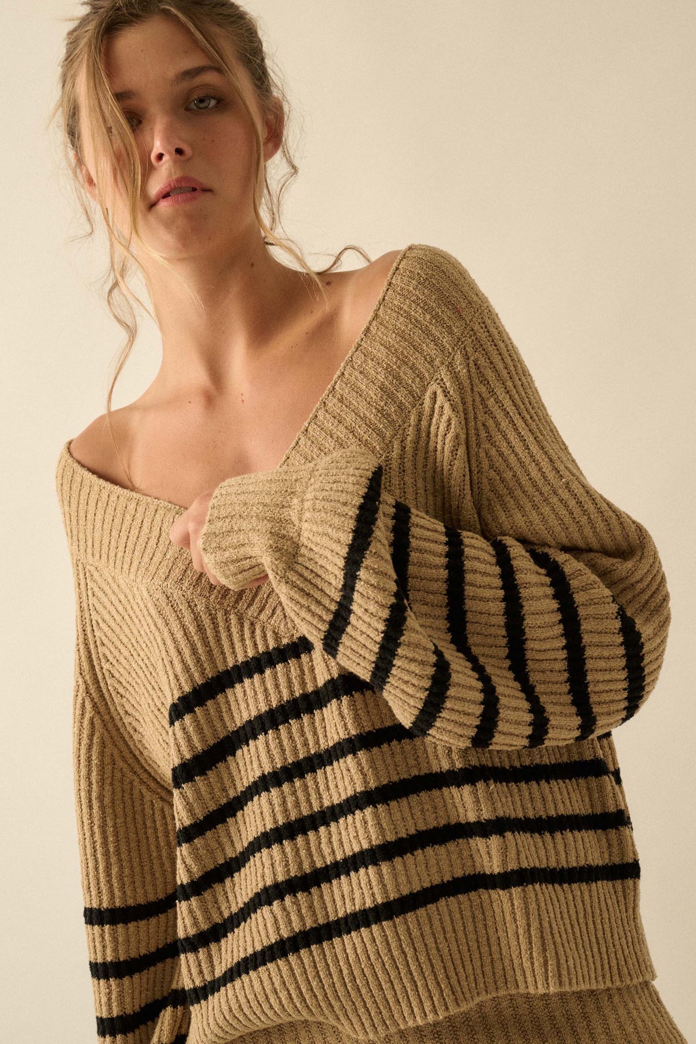 Promise the Label Striped Rib-Knit V-Neck Sweater - ShopPromesa