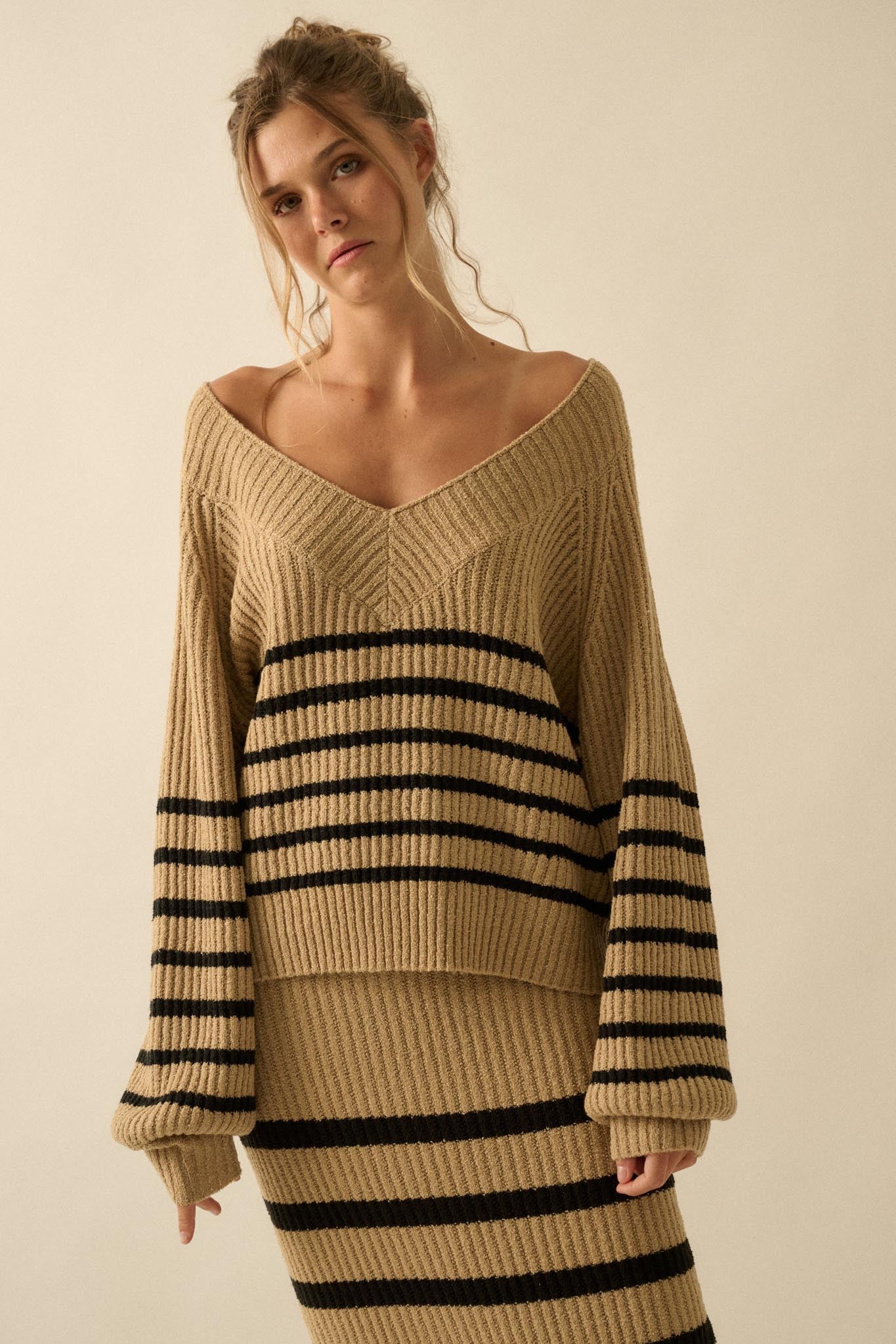 Promise the Label Striped Rib-Knit V-Neck Sweater - ShopPromesa