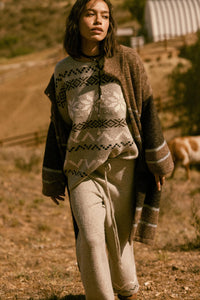 Snowy Peaks Oversize Alpine-Knit Sweater - ShopPromesa