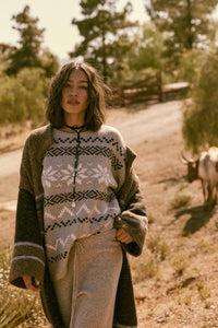 Snowy Peaks Oversize Alpine-Knit Sweater - ShopPromesa