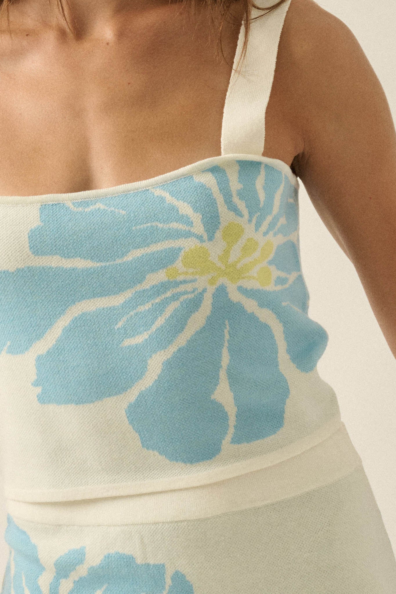 Wild Hibiscus Floral Jacquard-Knit Tank Top - ShopPromesa