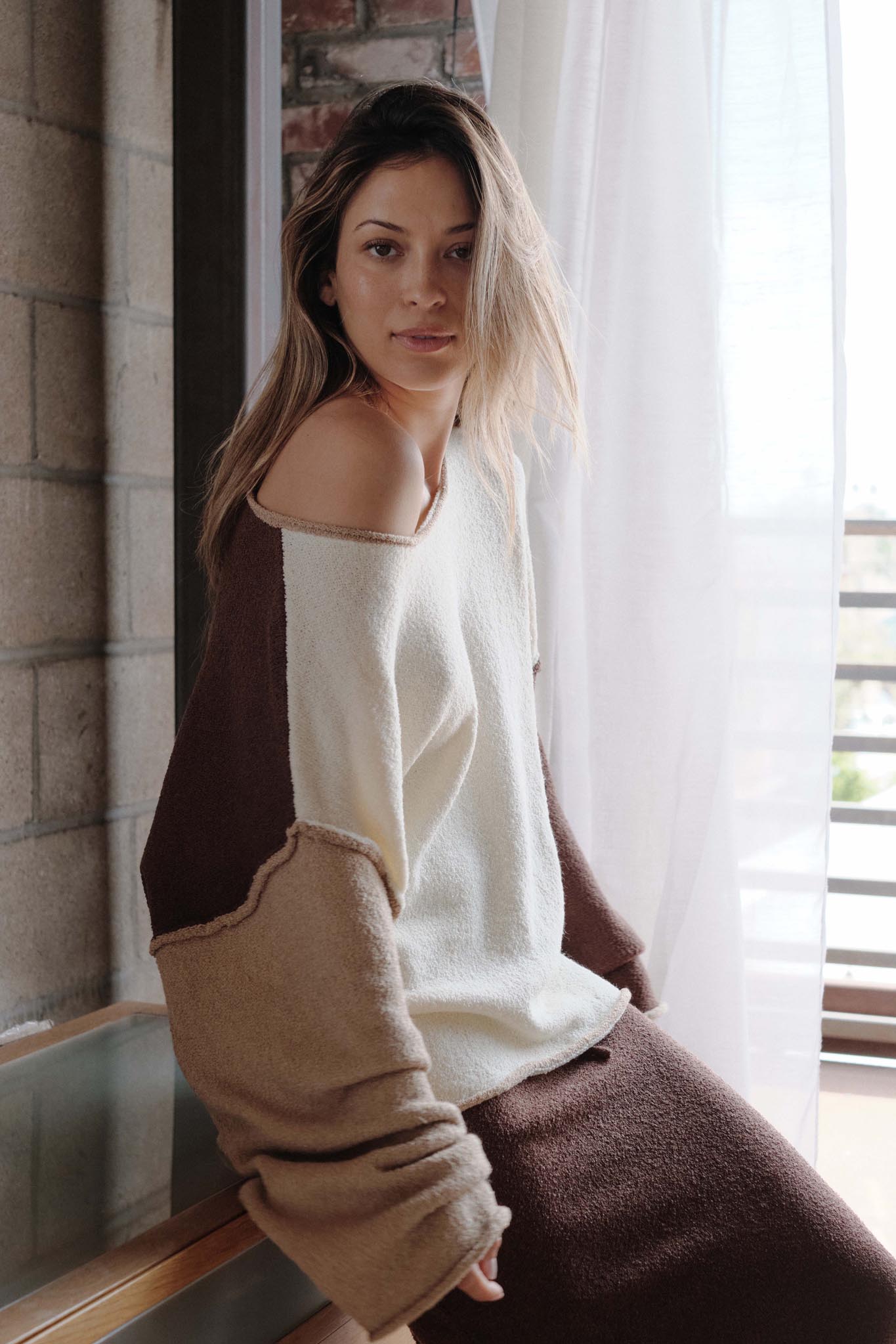 Promise the Label Colorblock Rolled-Edge Sweater - ShopPromesa