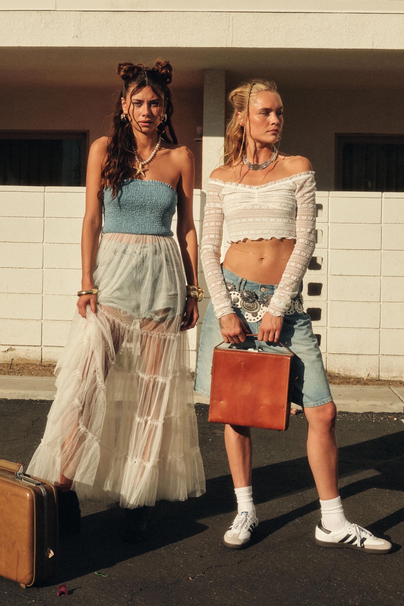 Beautiful Life Floral Lace Long-Sleeve Crop top - ShopPromesa