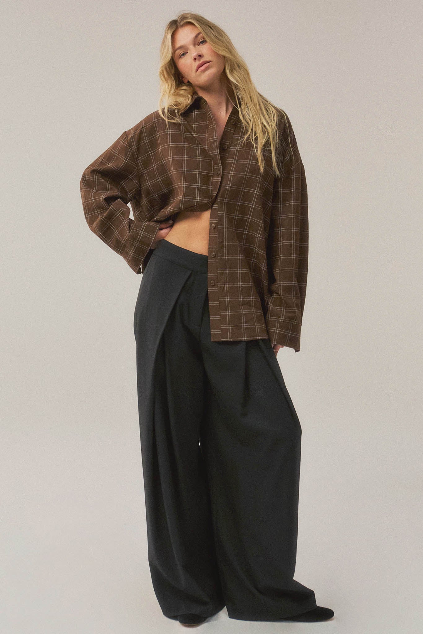 Box Office Plaid Oversize Button-Up Collared Shirt - ShopPromesa