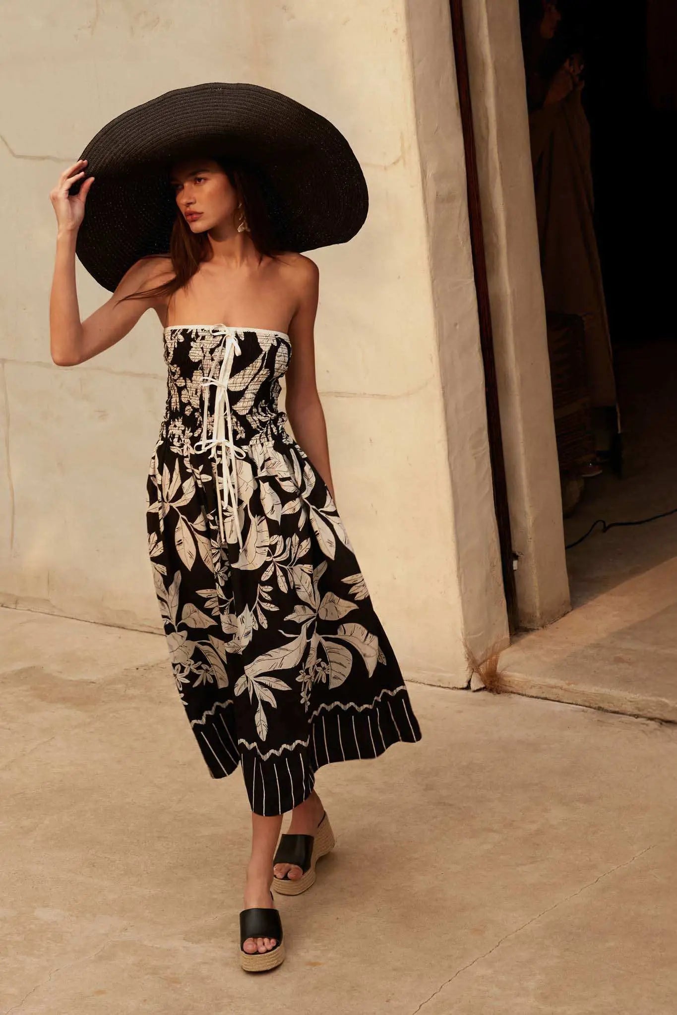 Palm Poetry Tropical Strapless Pocket Midi Dress Cream / M Palm Poetry Tropical Strapless Pocket Midi Dress Cream / M