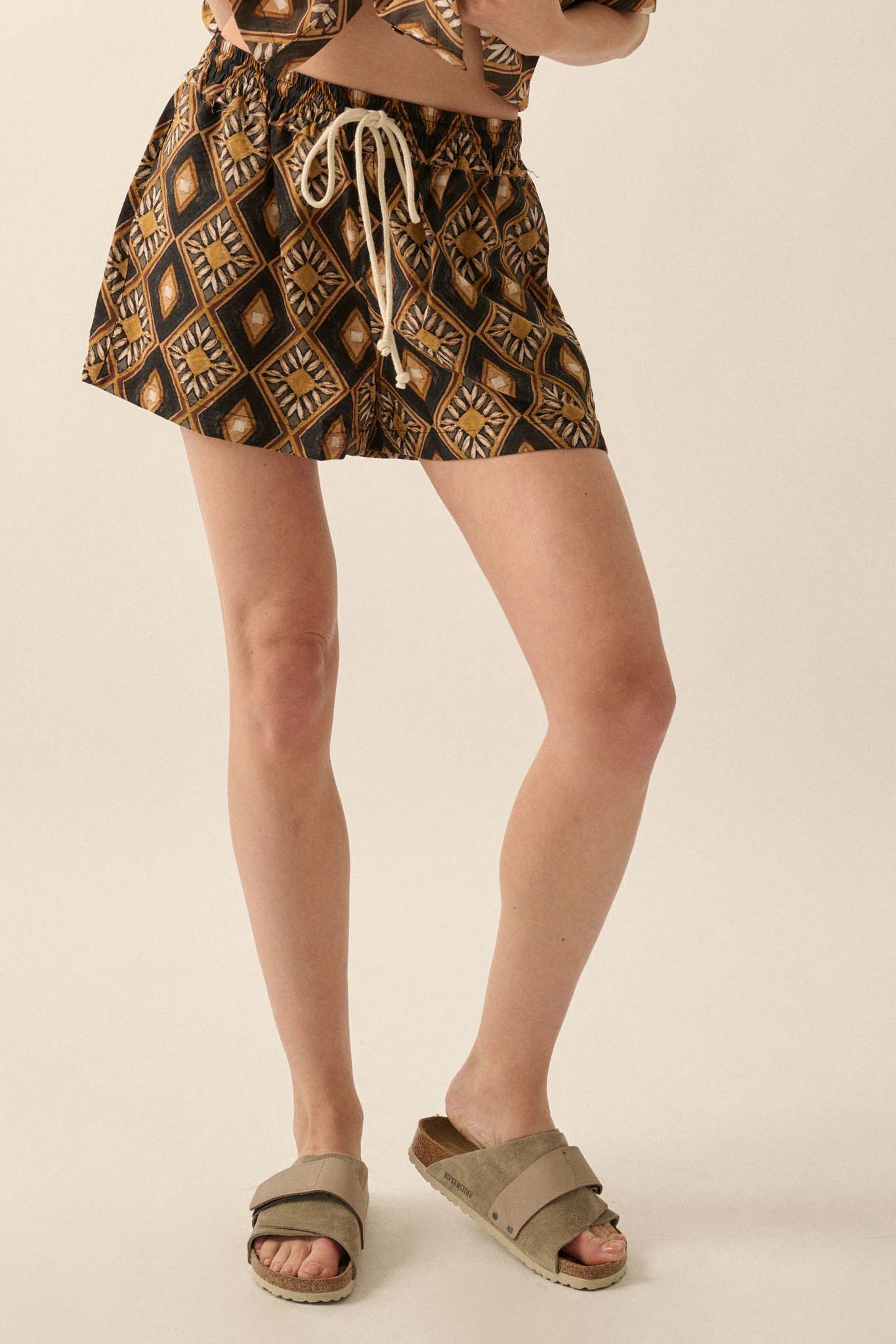 Bronze Bouquet Geometric Floral Drawstring Shorts - ShopPromesa