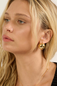 Cahuenga Sphere Huggie Earrings - ShopPromesa