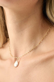 Palisades Freshwater Pearl Gold Chain Necklace - ShopPromesa