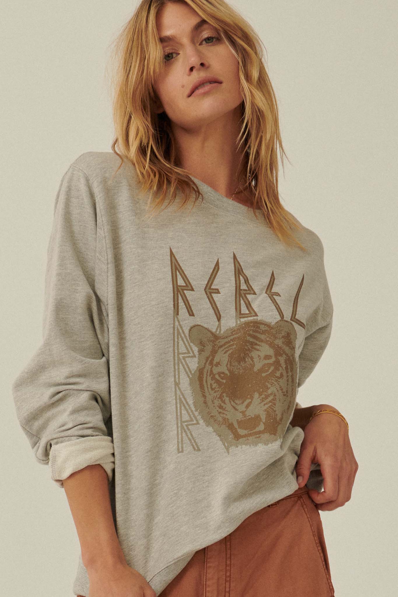 Rebel Tiger Vintage-Print Graphic Sweatshirt - ShopPromesa