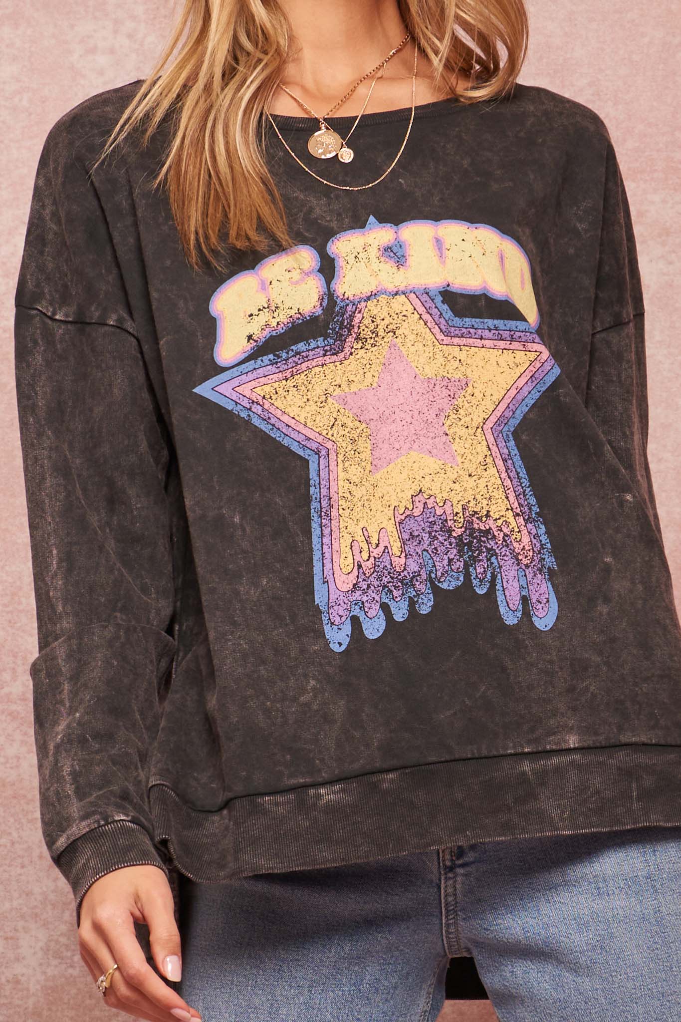 Be Kind Vintage-Washed Graphic Sweatshirt - ShopPromesa