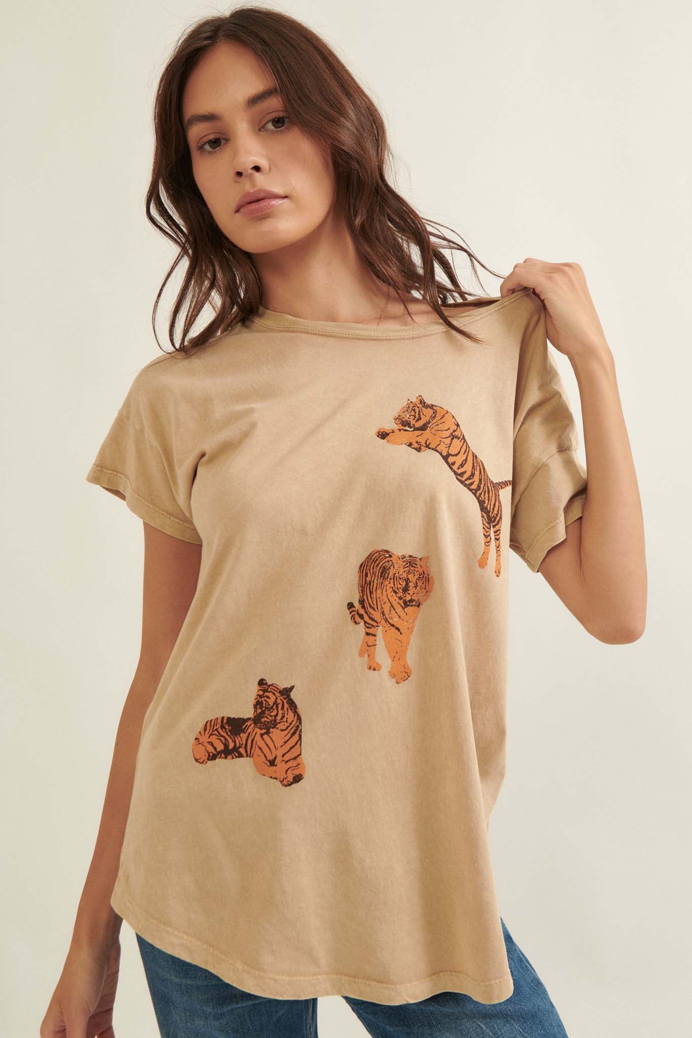 Tiger Trio Vintage-Wash Graphic Tee - ShopPromesa