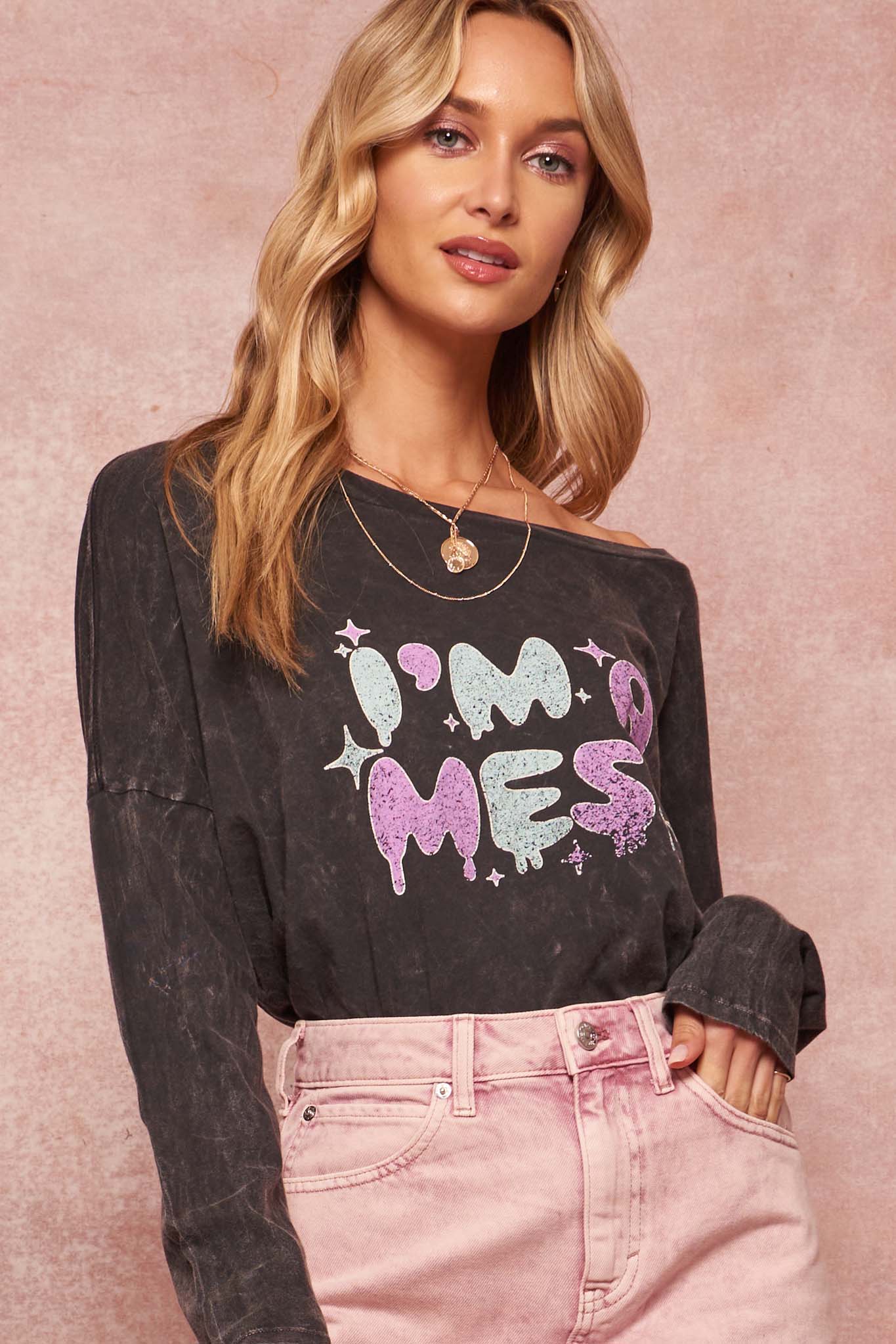 I'm A Mess Vintage Long-Sleeve Graphic Tee - ShopPromesa