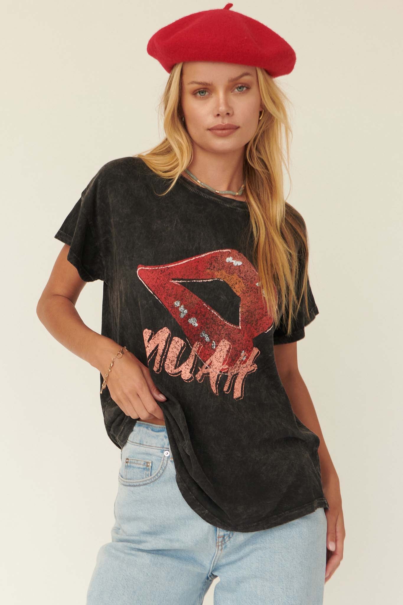 Muah Lips Vintage-Print Graphic Tee - ShopPromesa