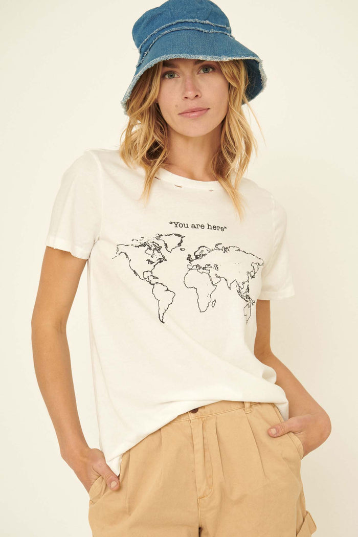 Navigating the World Vintage-Print Graphic Tee - ShopPromesa