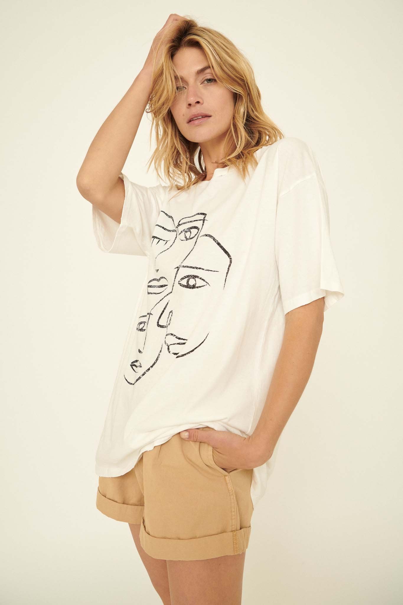 Art Faces Oversize Distressed Graphic Tee - ShopPromesa