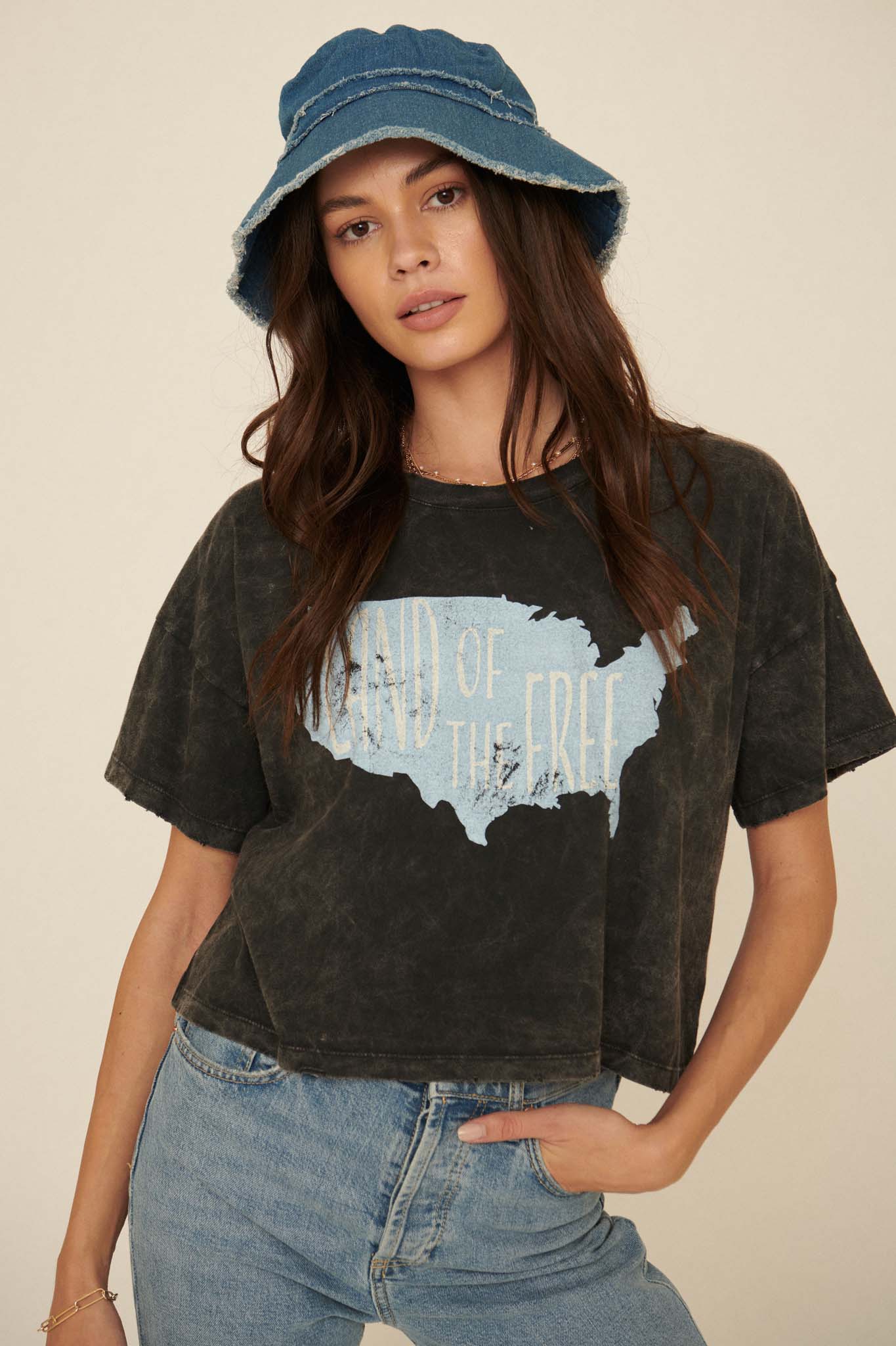 Land of the Free Vintage-Wash Cropped Graphic Tee - ShopPromesa