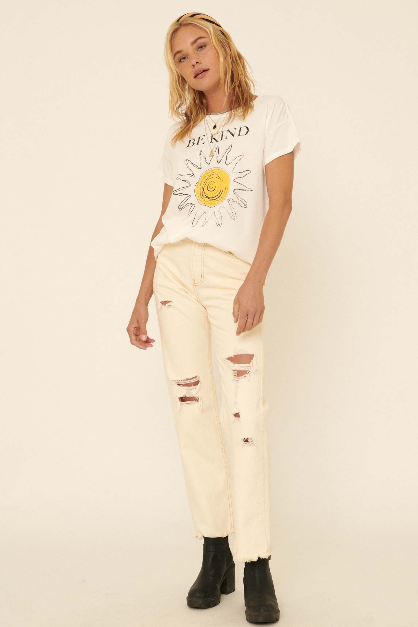 Be Kind Sun Art Vintage-Print Graphic Tee - ShopPromesa