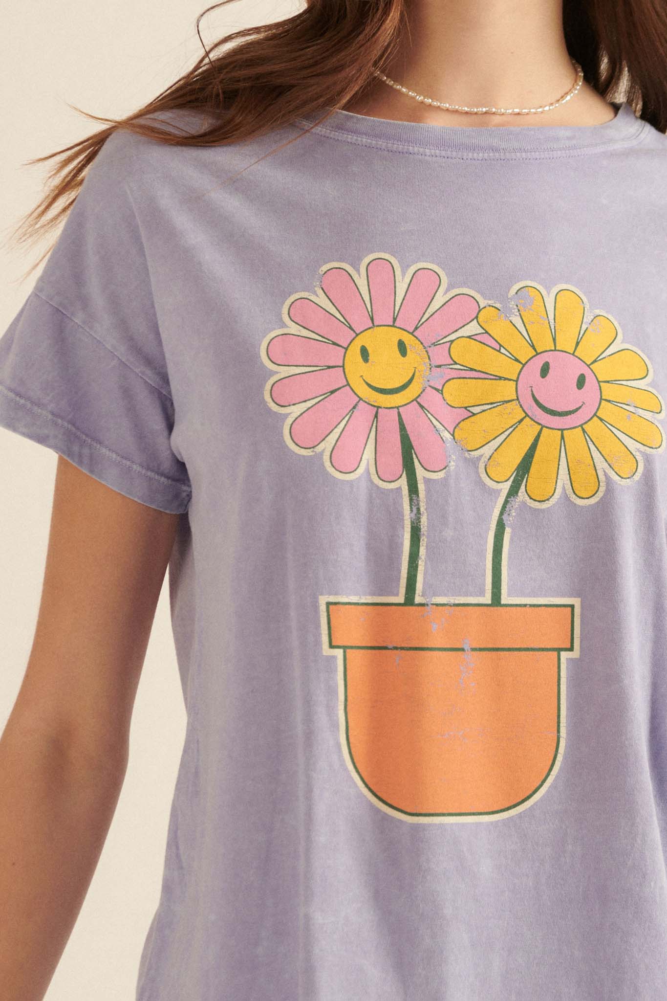 Happy Daisies Vintage-Wash Graphic Tee - ShopPromesa