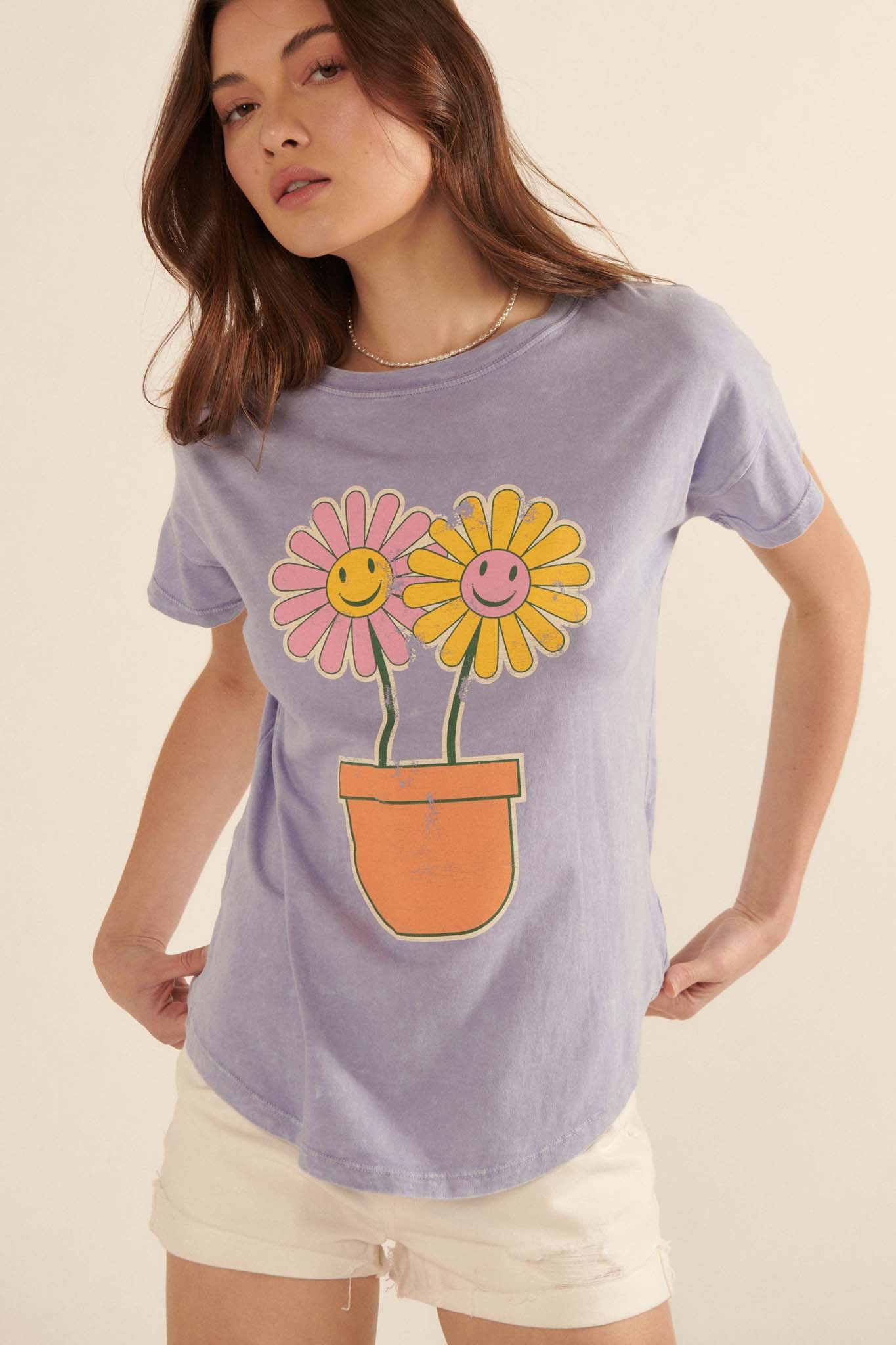 Happy Daisies Vintage-Wash Graphic Tee - ShopPromesa