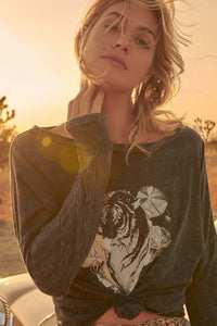 Wild Blooms Vintage Tiger Long-Sleeve Graphic Tee - ShopPromesa