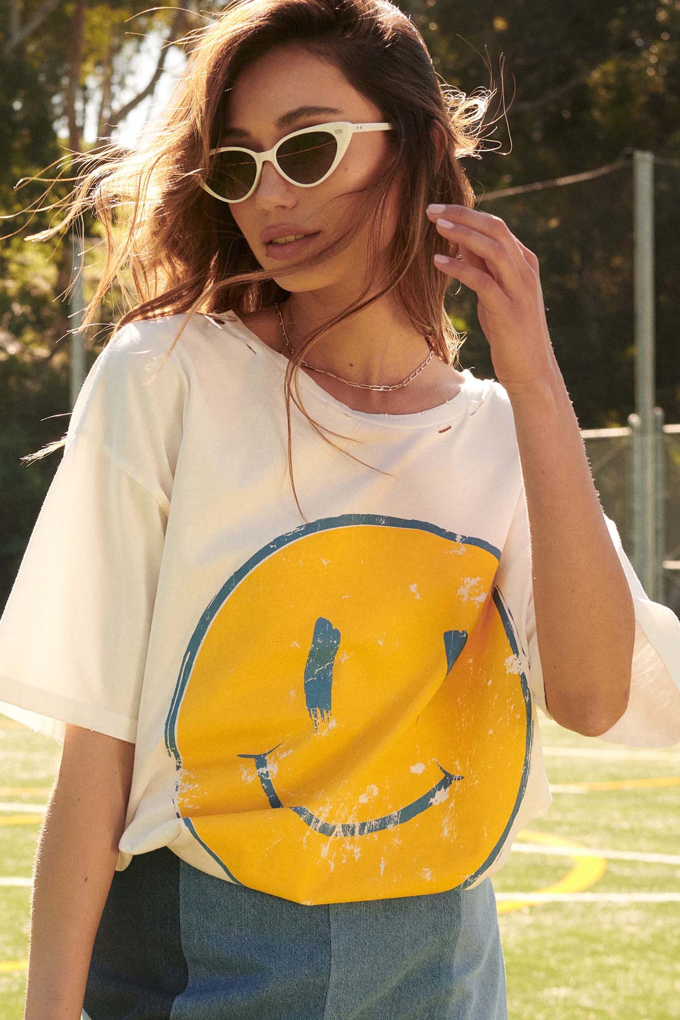 Smiley Face Oversized Distressed Graphic Tee - ShopPromesa