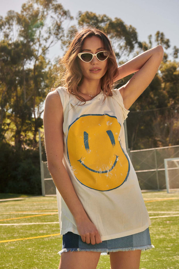 Smiley Face Oversized Distressed Graphic Tee - ShopPromesa