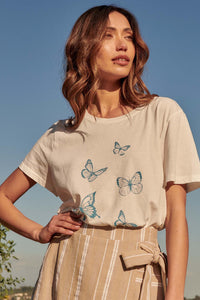 Butterfly Flight Vintage-Print Graphic Tee - ShopPromesa