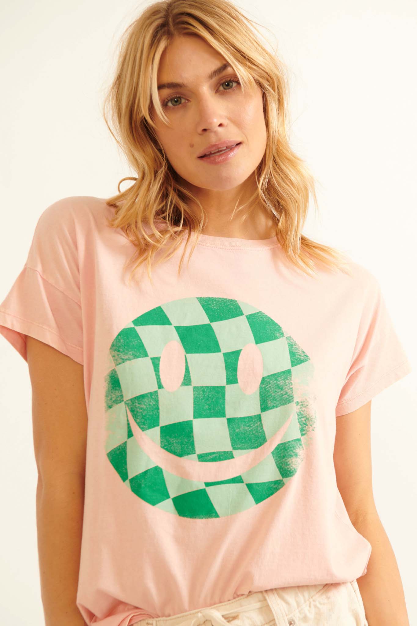 Checker Smiley Face Vintage Graphic Tee - ShopPromesa