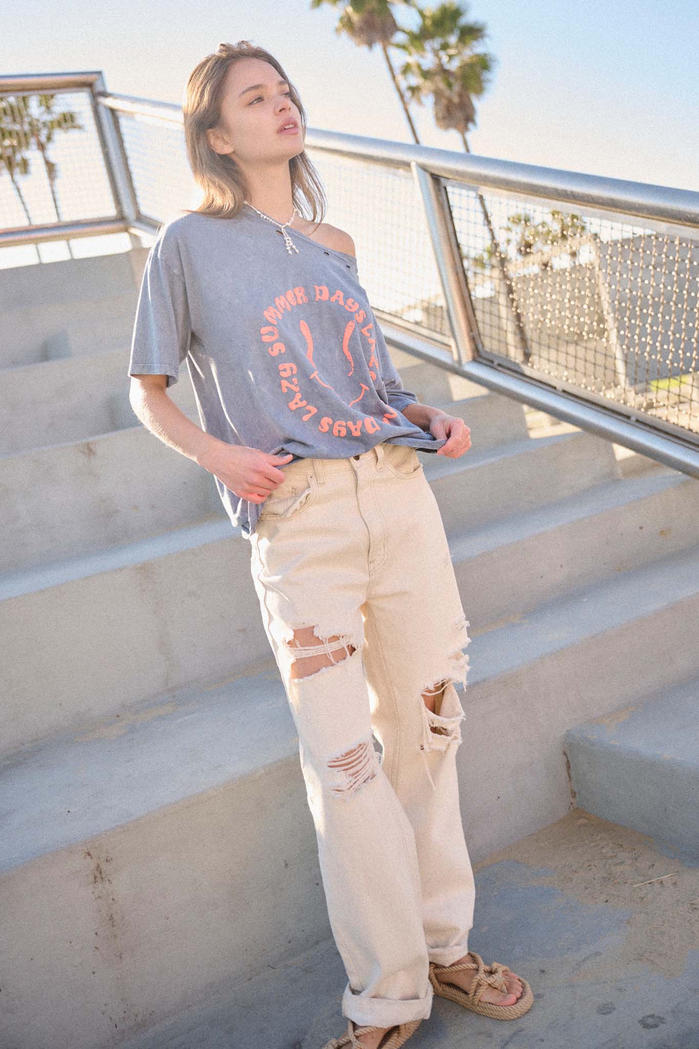 Lazy Summer Days Distressed Puff-Print Graphic Tee - ShopPromesa