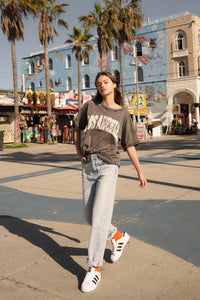 Los Angeles Distressed Vintage-Wash Graphic Tee - ShopPromesa