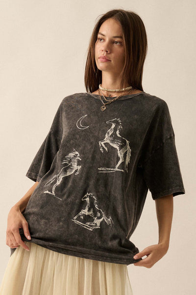 Mustang Moon Distressed Oversize Horse Graphic Tee - ShopPromesa