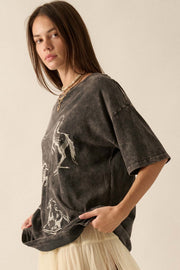 Mustang Moon Distressed Oversize Horse Graphic Tee - ShopPromesa