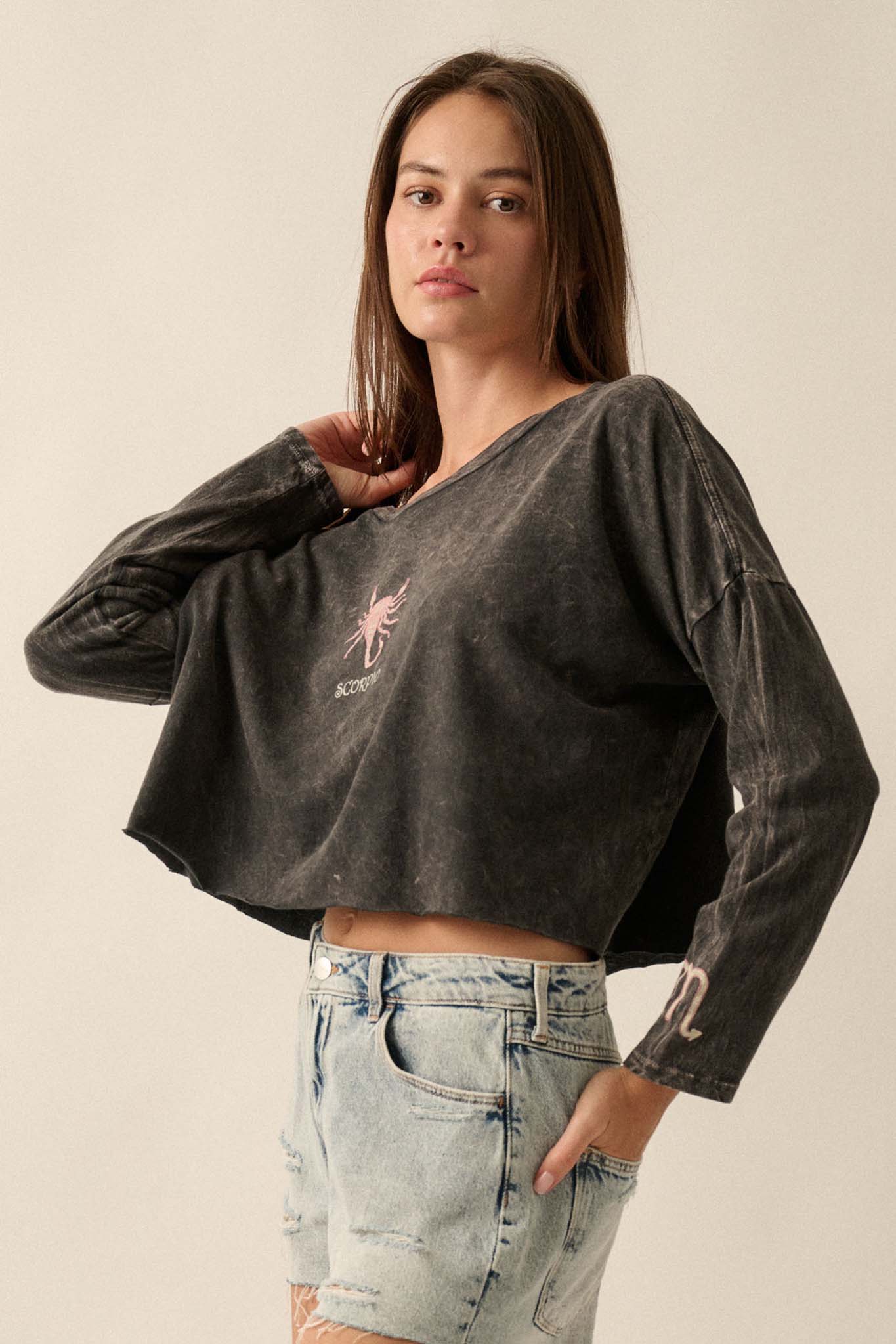 Astrology Girl Cropped Long-Sleeve Graphic Tee - ShopPromesa