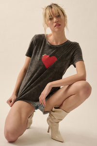 Amour Red Heart Vintage-Wash Graphic Tee - ShopPromesa