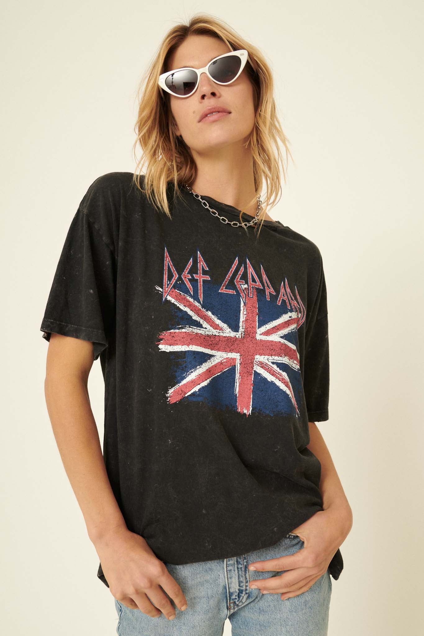 Def Leppard Union Jack Distressed Graphic Tee - ShopPromesa