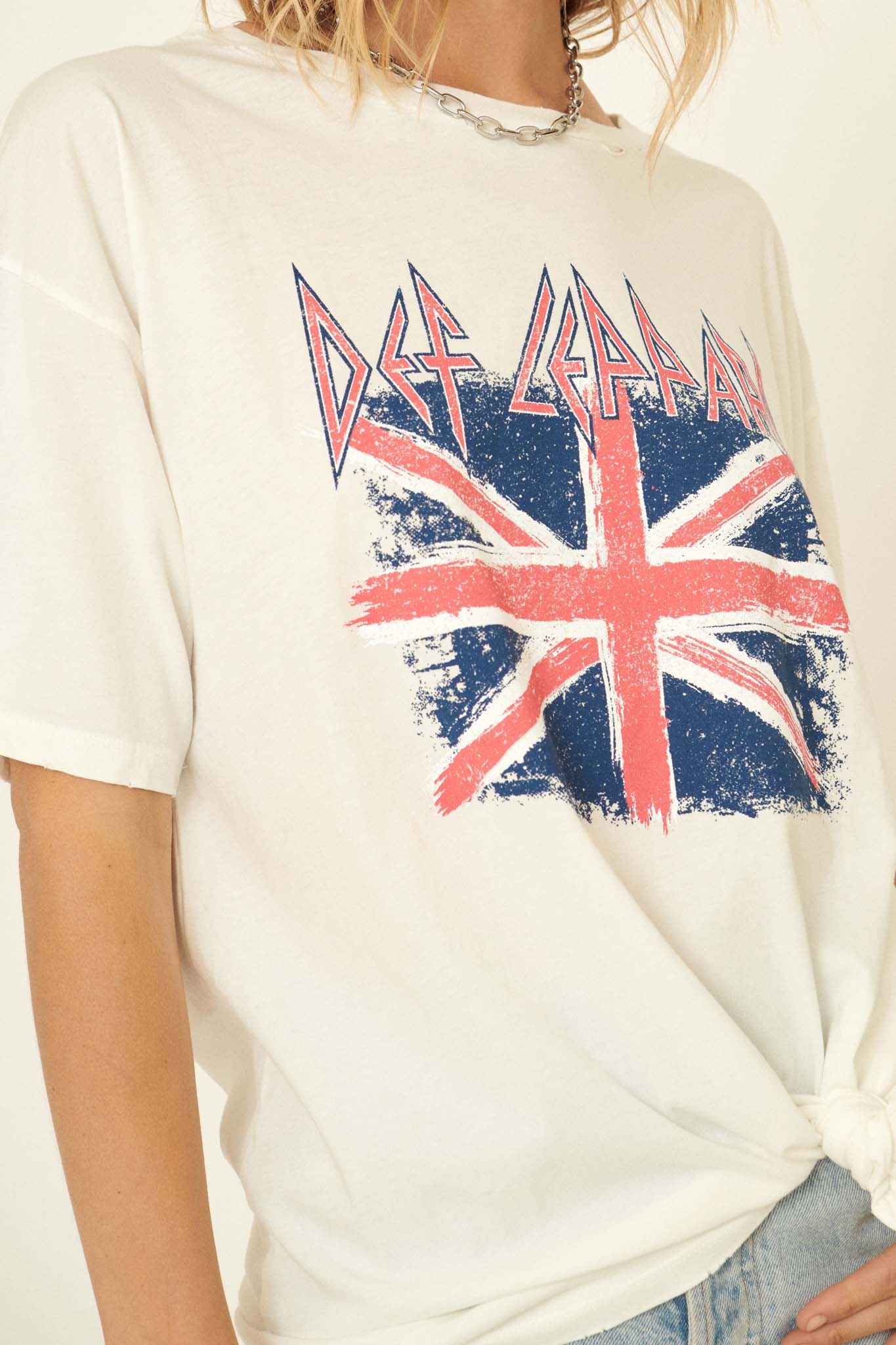 Def Leppard Union Jack Distressed Graphic Tee - ShopPromesa