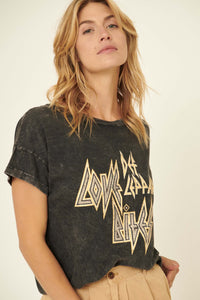 Def Leppard Love Bites Vintage-Wash Graphic Tee - ShopPromesa