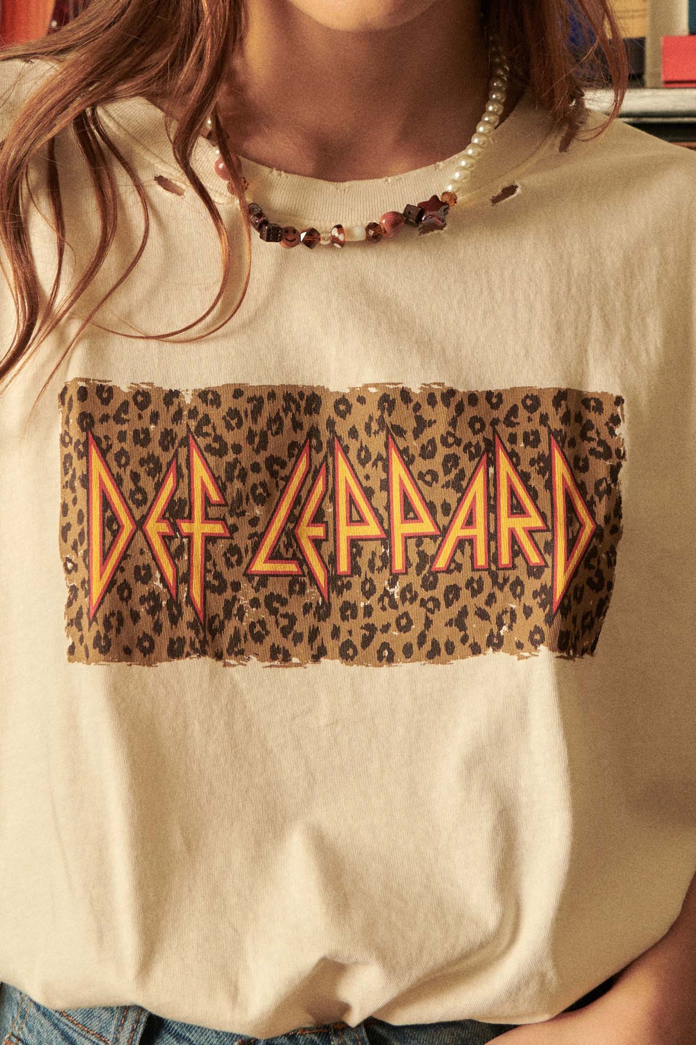 Def Leppard Leopard Logo Distressed Graphic Tee - ShopPromesa