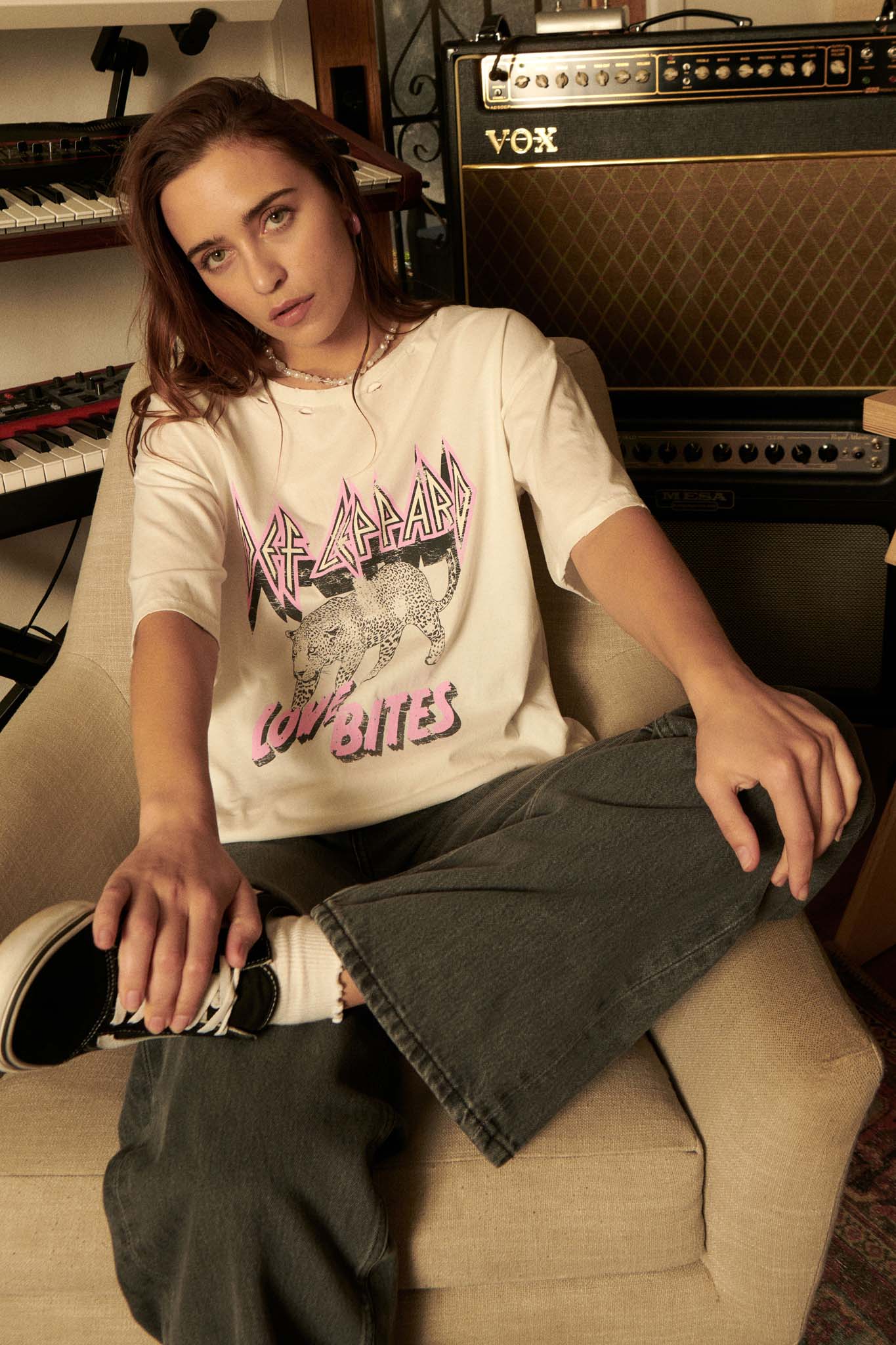 Def Leppard Love Bites Distressed Graphic Tee - ShopPromesa