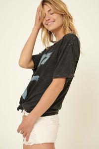 KISS Painted Star Distressed Graphic Tee - ShopPromesa