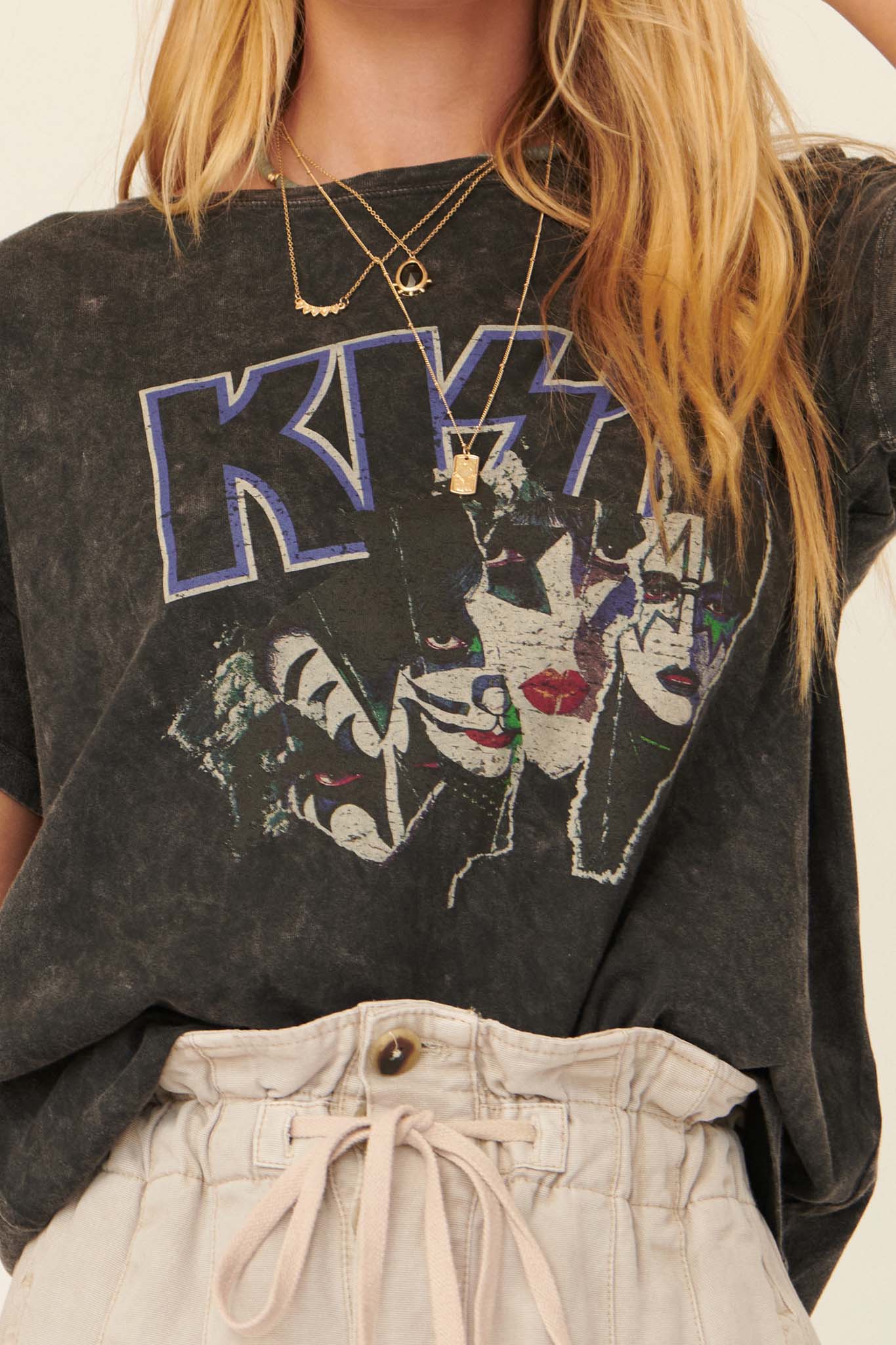 KISS Photo Collage Vintage-Print Graphic Tee - ShopPromesa