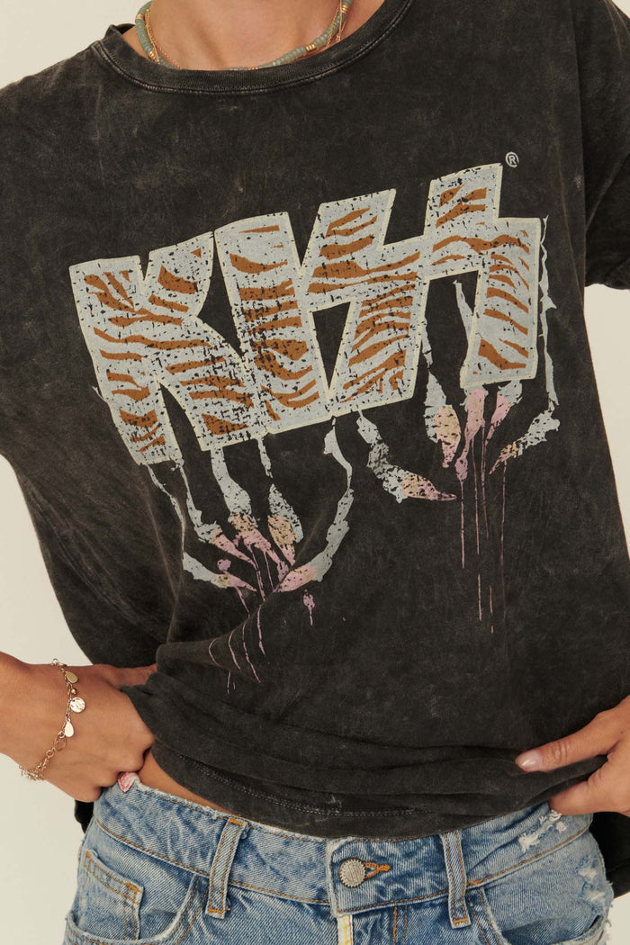 KISS Tiger Claws Vintage-Wash Graphic Tee - ShopPromesa