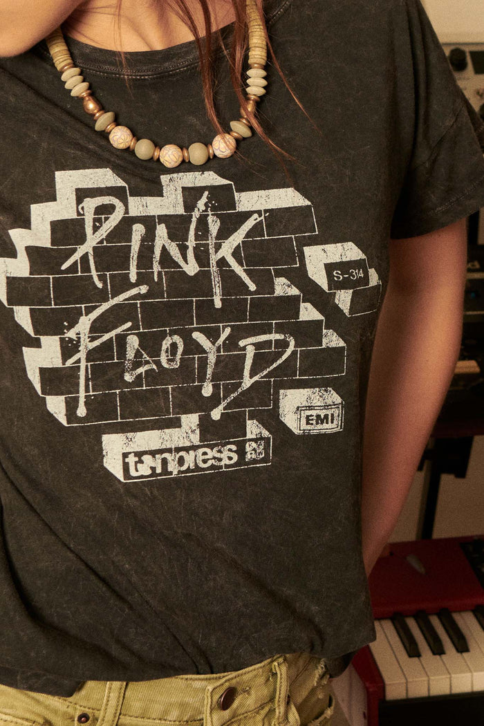 Pink Floyd The Wall Vintage-Wash Graphic Tee - ShopPromesa